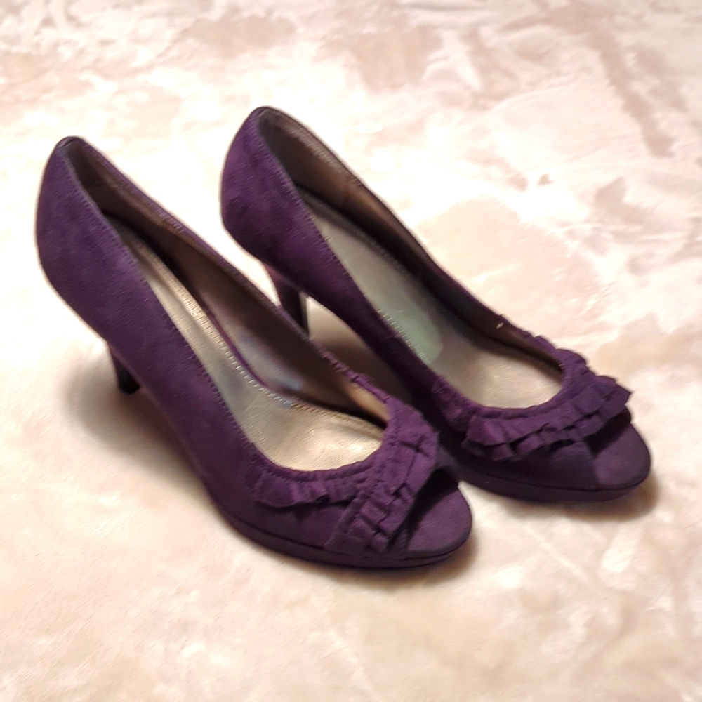 Fioni Peep toe purple heels Sz 9 NEW!